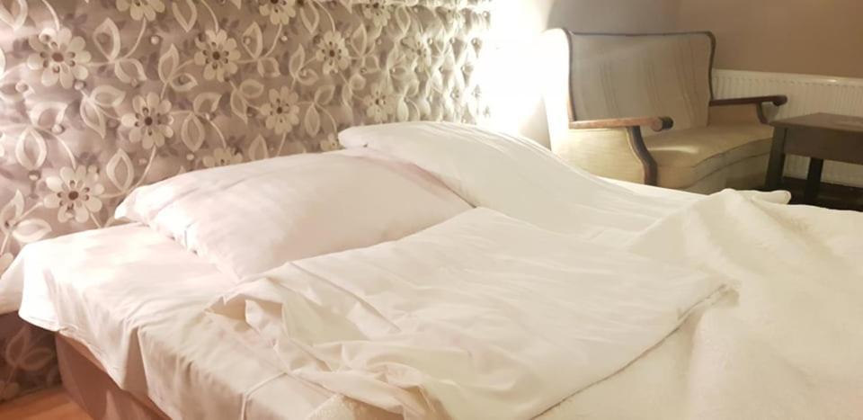 Hotel Radzewice 外观 照片